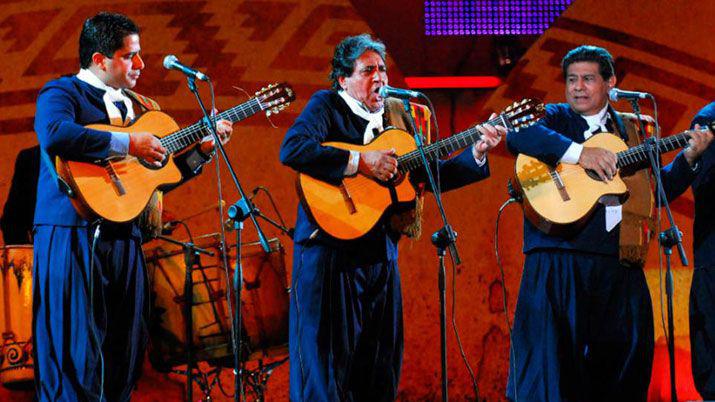 Gran ovación para Los Manseros en los Premios Gardel