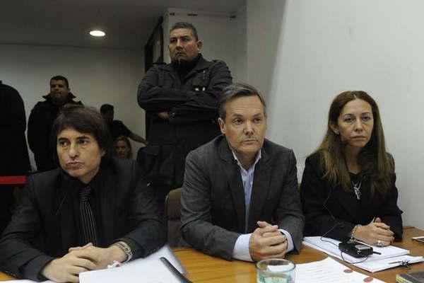 Perpetua a Fernando Farreacute por el femicidio de su esposa