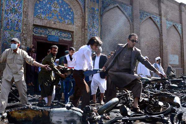 Afganistaacuten- al menos siete muertos y 16 heridos por explosioacuten en una mezquita 