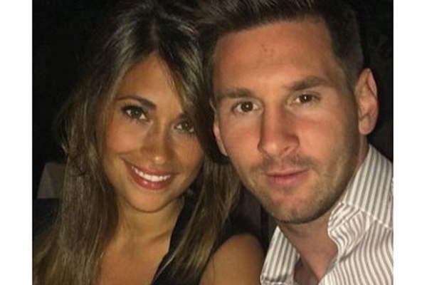 Leo Messi pospondriacutea su boda con Antonella Roccuzzo para agosto