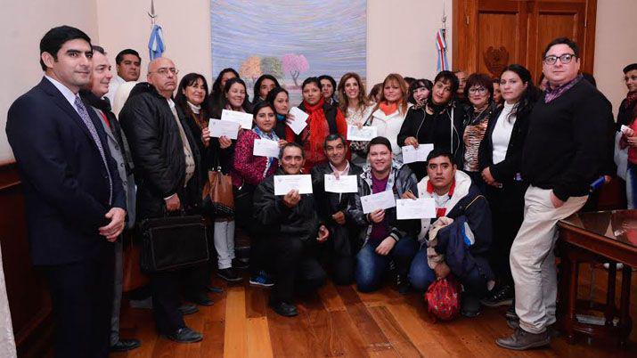 Micro emprendedores recibieron ayuda del gobierno provincial