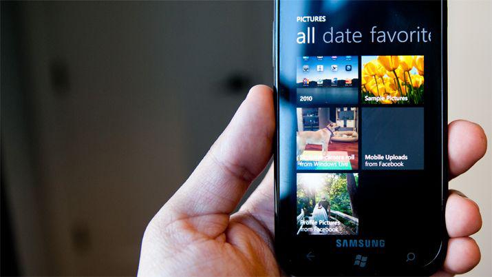 Los teleacutefonos en los que dejaraacute de funcionar WhatsApp