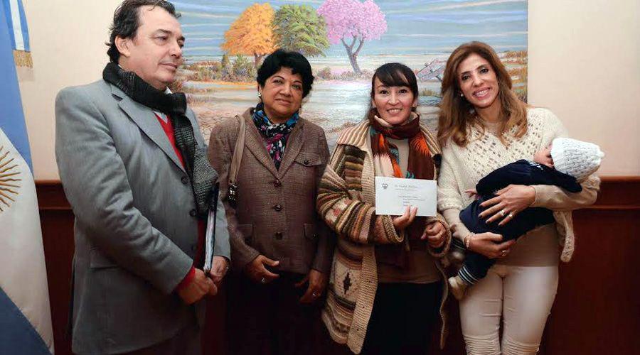 La gobernadora entregoacute microemprendimientos