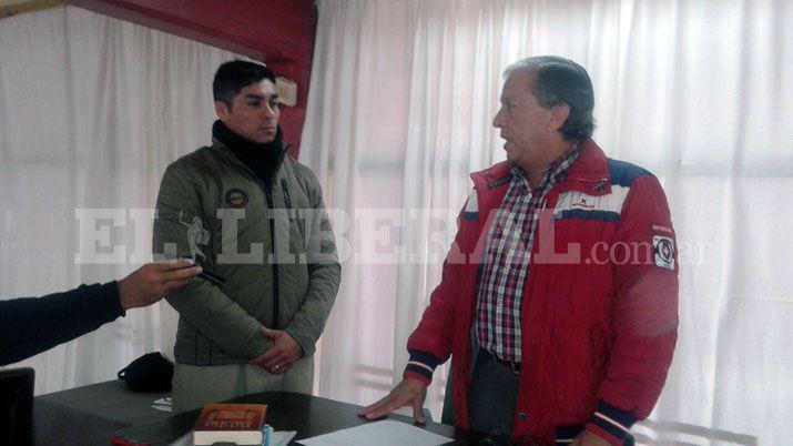 Asumioacute nuevo edil en Antildeatuya