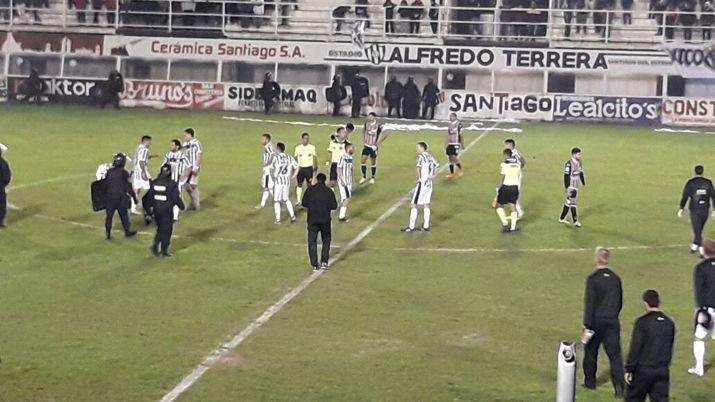 Central Coacuterdoba cayoacute ante Chacarita