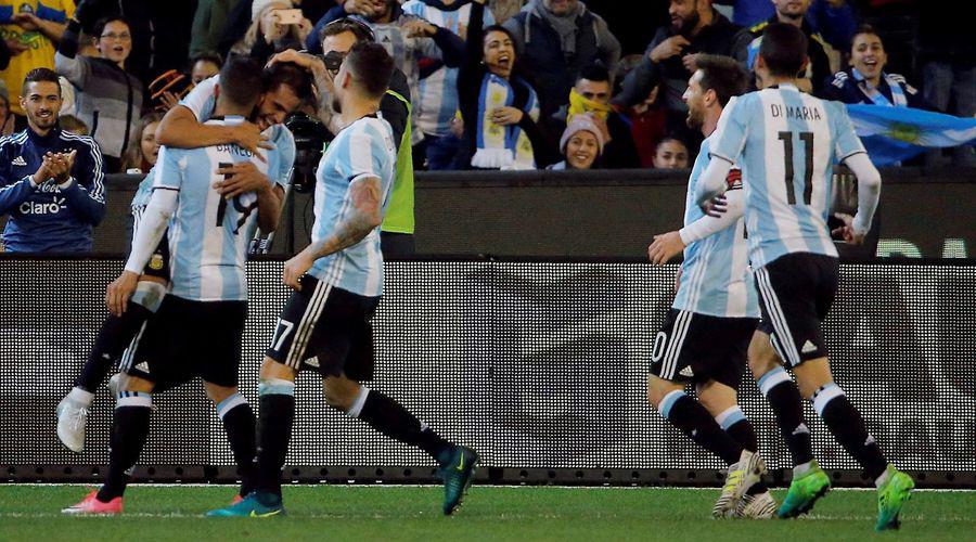 Argentina vencioacute a Brasil en el debut de Jorge Sampaoli