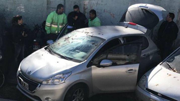 Fue a retirar su auto de la Comisaría y encontró un cadver en el bal