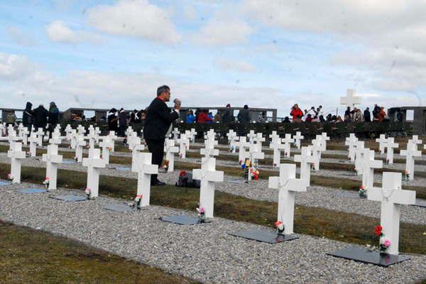 El gobierno de Malvinas respaldoacute la tarea de la Cruz Roja