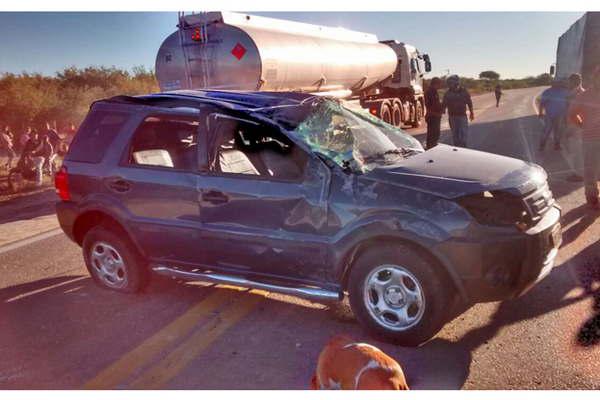 Familia boliviana salvoacute su vida  de milagro tras violento accidente