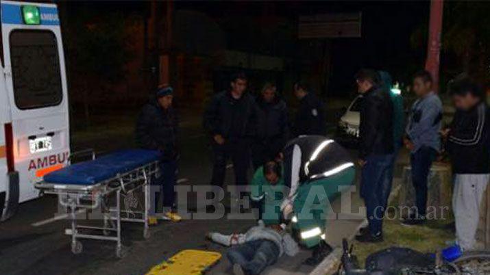 Violento accidente desfiguroacute a motociclista en Av Belgrano