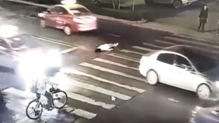 La atropellaron dos veces nadie quiso ayudarla y murioacute