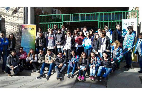 Capacitan a estudiantes sobre la importancia del voto joven en la vida democraacutetica de la Argentina