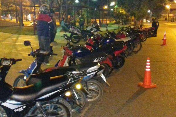 Secuestraron 112 motocicletas en operativo de traacutensito