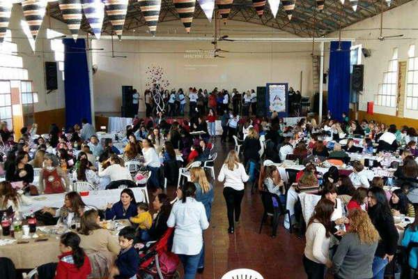 Se reunieron ex alumnos y ex docentes del Colegio Madre Mercedes Guerra 