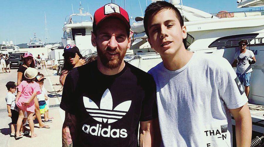 La foto con Messi en Ibiza que se viralizoacute por su rodilla