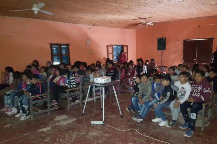 El cine móvil visitó los departamentos Copo y Alberdi