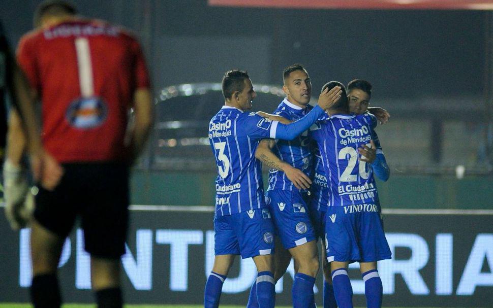 Godoy Cruz debutoacute en la Copa Argentina y le ganoacute a Santamarina