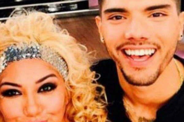 El hijo de la Bomba bailaraacute con Barby Silenzi