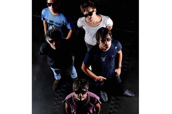 Con nuevo material Adriaacuten Daacutergelos reinventa a Babasoacutenicos