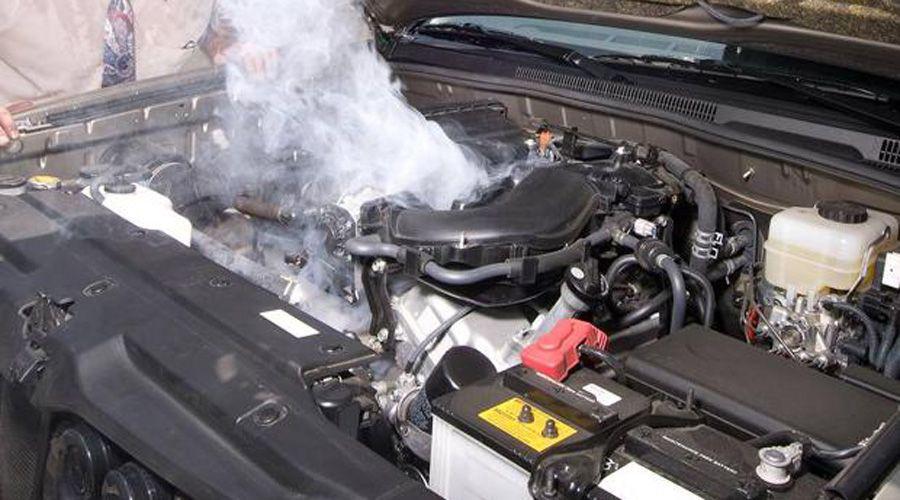 Remisero se quemoacute la cara con el agua del radiador de su vehiacuteculo