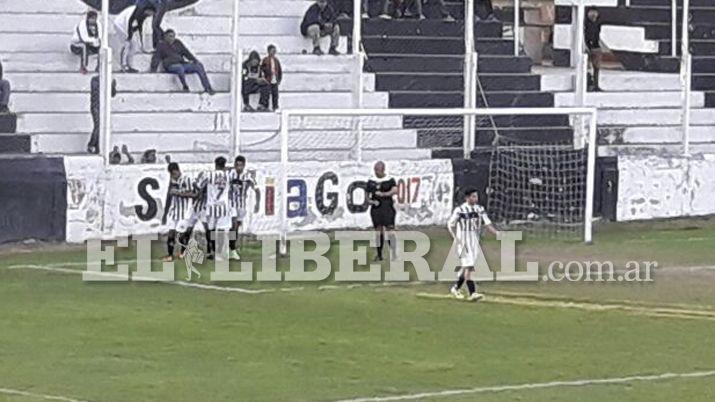 En un partido aacutespero Central Coacuterdoba le ganoacute a Guumlemes