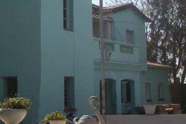 Arrojoacute agua hirviendo a su marido porque eacutel quiere terminar la relacioacuten