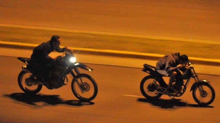 Padres denuncian a la Policiacutea por evitar que sus hijos corran picadas