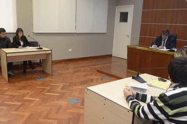 De la excarcelacioacuten extraordinaria otra vez a las esposas 