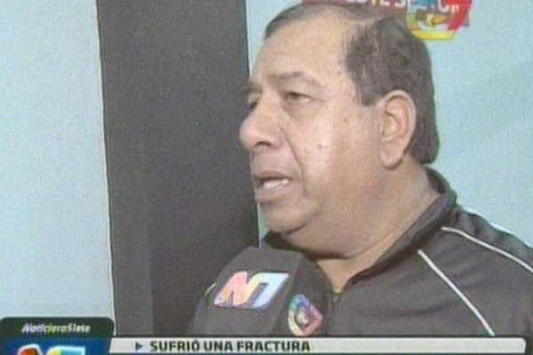 Le cayoacute el portoacuten del jardiacuten de infantes y terminoacute con fracturas