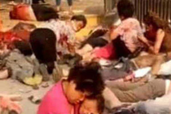China- explosioacuten en la puerta de un jardiacuten de infantes 