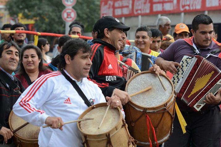Las imgenes mas representativas de Santiago del Estero salieron a las calles