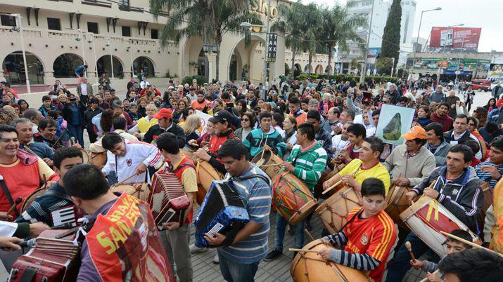 Las imgenes mas representativas de Santiago del Estero salieron a las calles