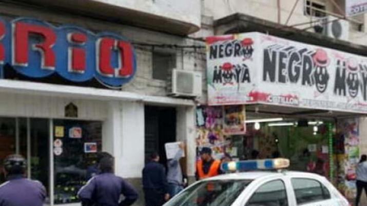 Cuatro empleados detenidos por robo a un local comercial ceacutentrico