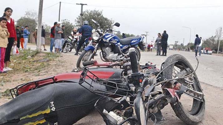 Cuatro heridos de gravedad en un violento choque de motos