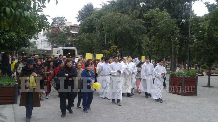 Se realizoacute la peregrinacioacuten con el Santiacutesimo Sacramento