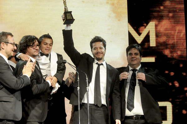 El Marginal se llevoacute el Martiacuten Fierro de Oro