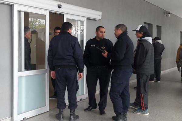 Motociclista grave tras chocar contra una pared en La Banda