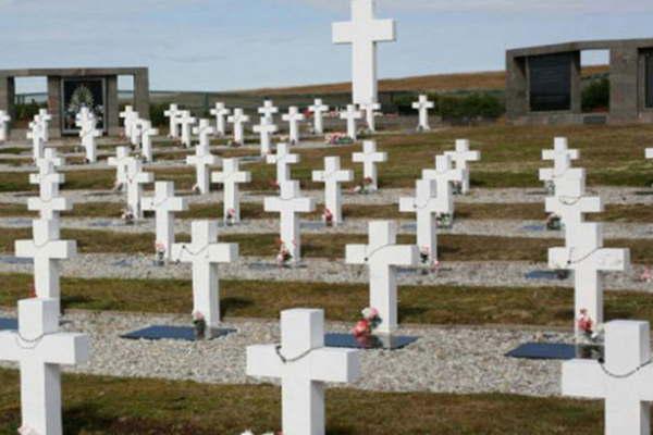 Comienzan a identificar soldados NN enterrados en Malvinas