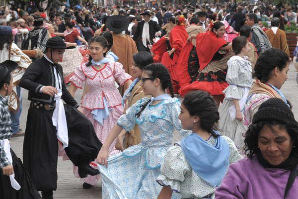 El municipio trabaja en la organizacioacuten del Santiago baila