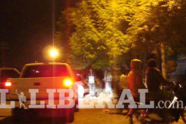 Menores ebrios en una fiesta clandestina a pasos de una comisariacutea