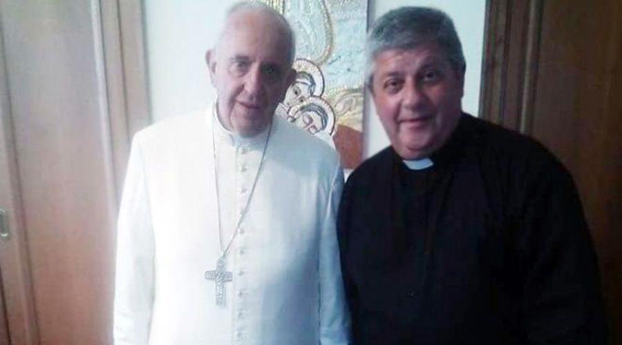 El Papa Francisco nombroacute al Pbro Martiacutenez Ossola como obispo auxiliar de Santiago del Estero