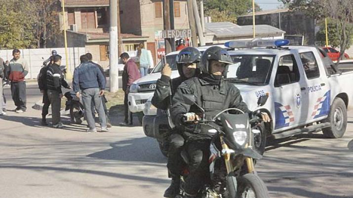 La policía busca dar con el remisero