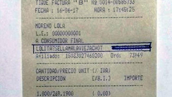 Miraacute coacutemo insultaron a una anciana en el ticket de la farmacia