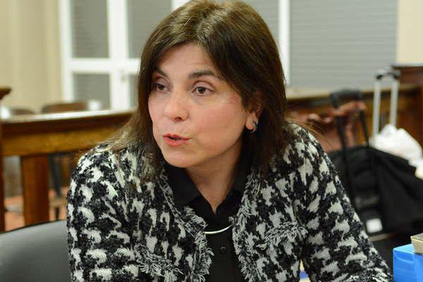 Preso por humillar y golpear a su ex pareja mientras bantildeaba al hijo