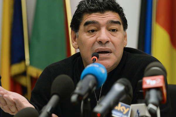 Maradona salioacute a criticar a todo el mundo y en especial a Sampaoli