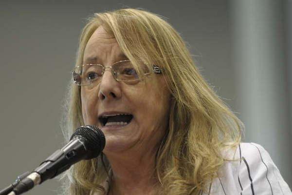 Seguacuten la gobernadora Alicia Kirchner a Santa Cruz le faltan 123 millones por mes para pagar sueldos
