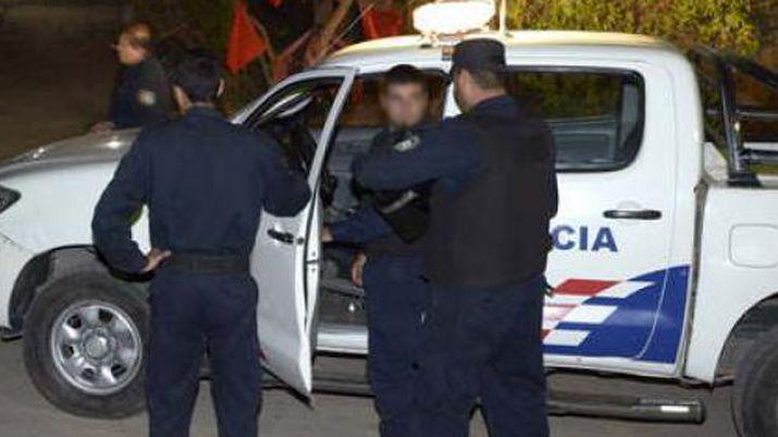 Peatoacuten fue embestido y se incorporoacute diciendo- Llego tarde a trabajar