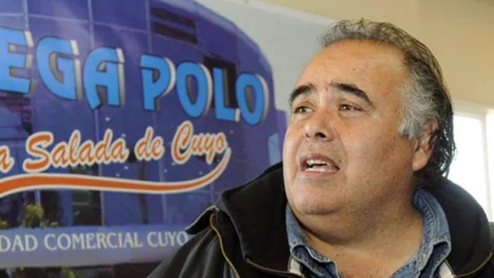 Jorge Castillo duentildeo de La Salada hirioacute a un policiacutea cuando era detenido