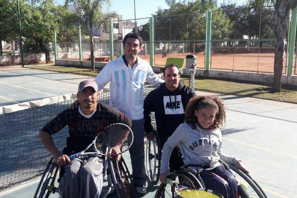 Friacuteas tiene la primera escuela de tenis adaptado en la provincia