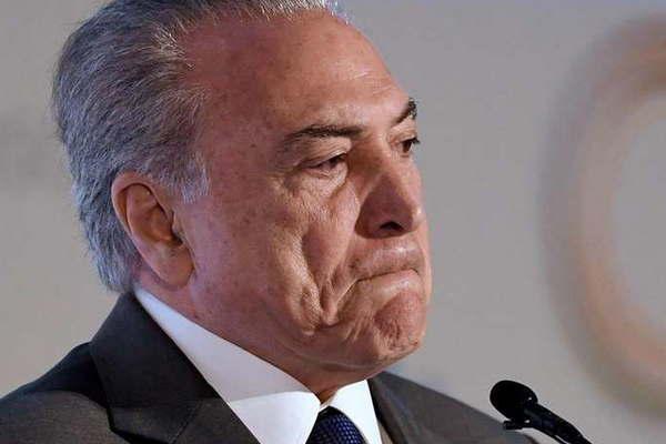 Temer tiene soacutelo 2-en-porciento- de imagen positiva 